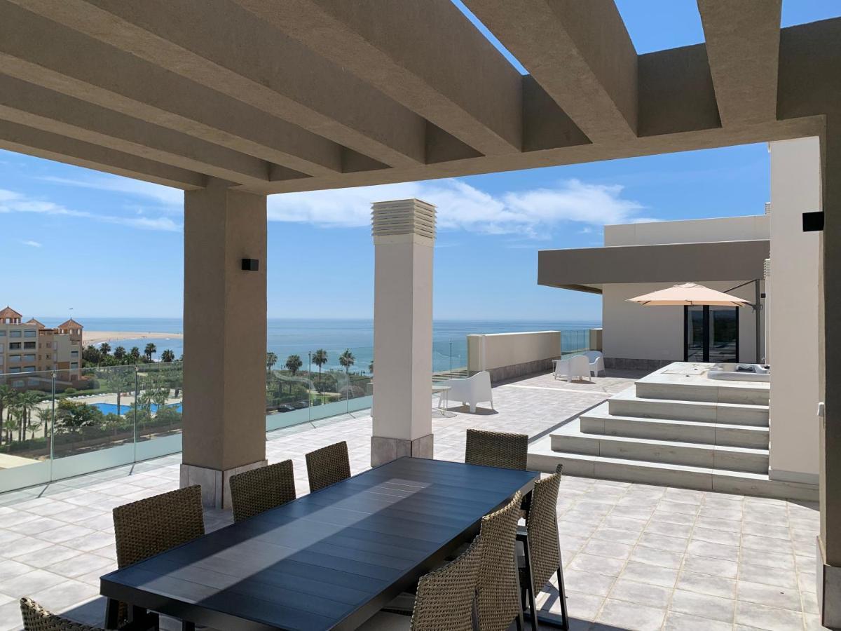 Апартаменты Penthouse With Wide Terrace Next To The Ocean Уэльва Экстерьер фото