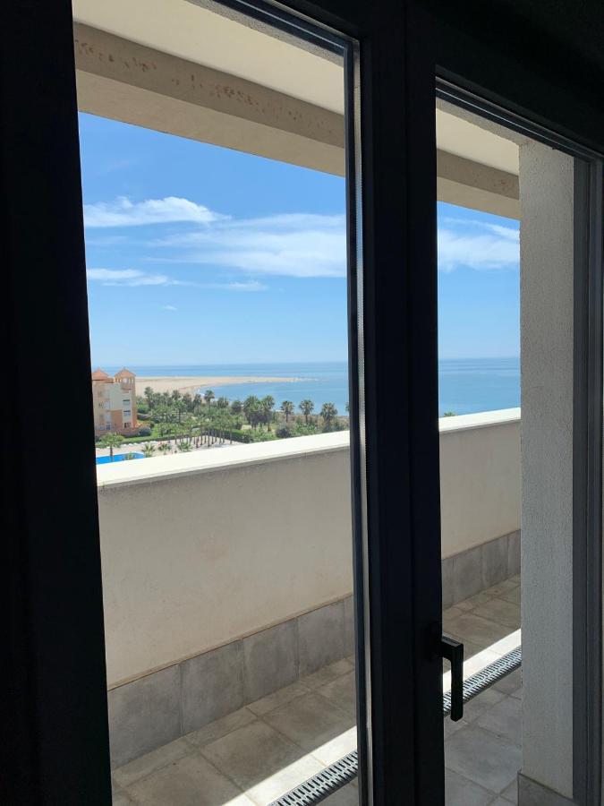 Апартаменты Penthouse With Wide Terrace Next To The Ocean Уэльва Экстерьер фото