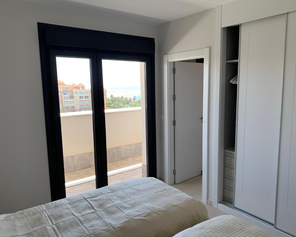 Апартаменты Penthouse With Wide Terrace Next To The Ocean Уэльва Экстерьер фото