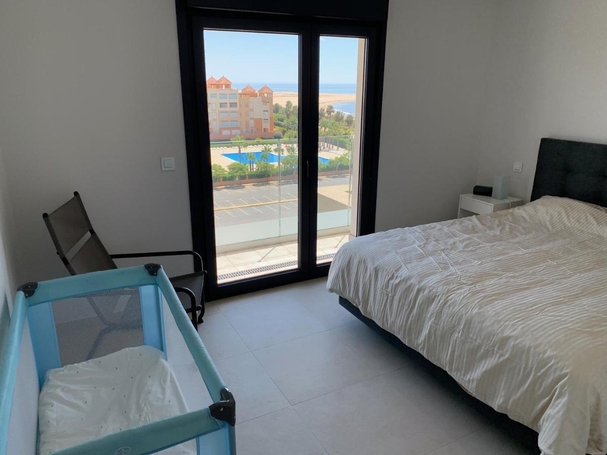 Апартаменты Penthouse With Wide Terrace Next To The Ocean Уэльва Экстерьер фото